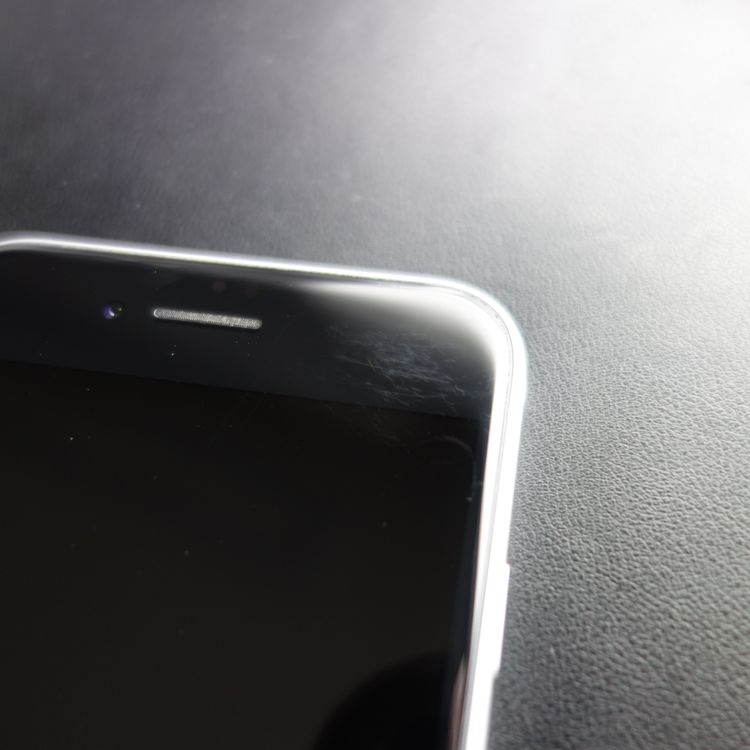 ��SIM�ե꡼��iPhoneSE2 64GB �ۥ磻�� ����88�� �������¡�
