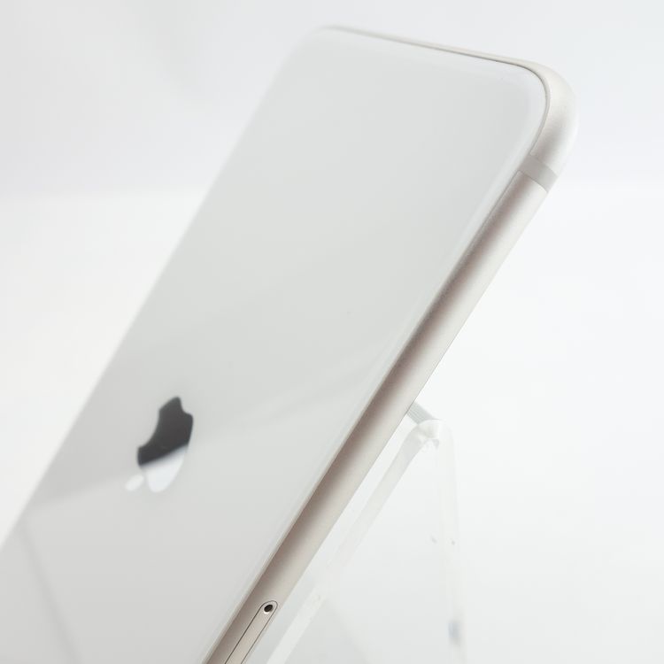 ��SIM�ե꡼��iPhoneSE3 64GB �������饤�� ����95�� �������¡�