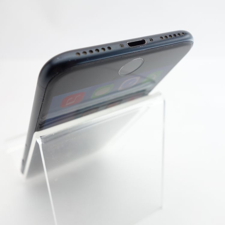 ��SIM�ե꡼��iPhoneSE3 64GB �ߥåɥʥ��� ����76�� �������¡�
