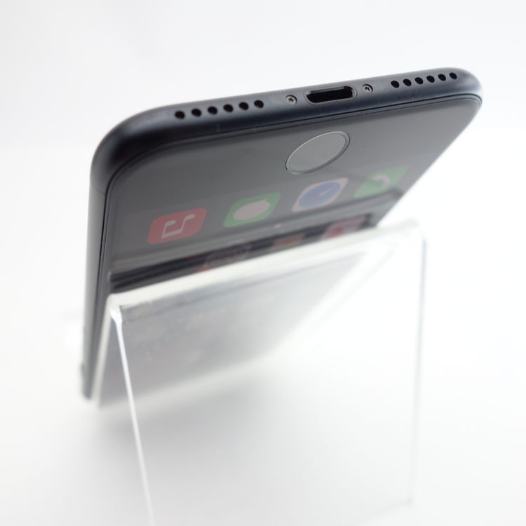 ��SIM�ե꡼��iPhoneSE2 64GB �֥�å� ����97�� �������¡�