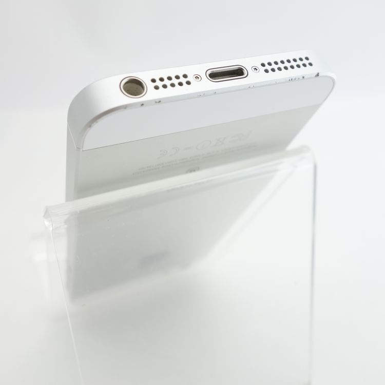 ��SIM�ե꡼��iPhoneSE 32GB ����С� ����94�� �������¡�