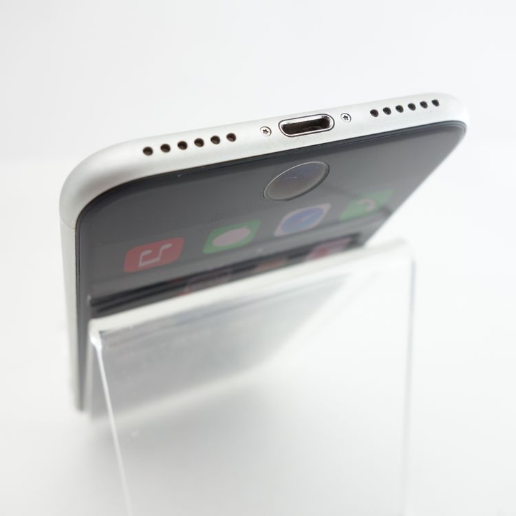 ��SIM�ե꡼��iPhoneSE2 64GB �ۥ磻�� ����82�� �������¡�