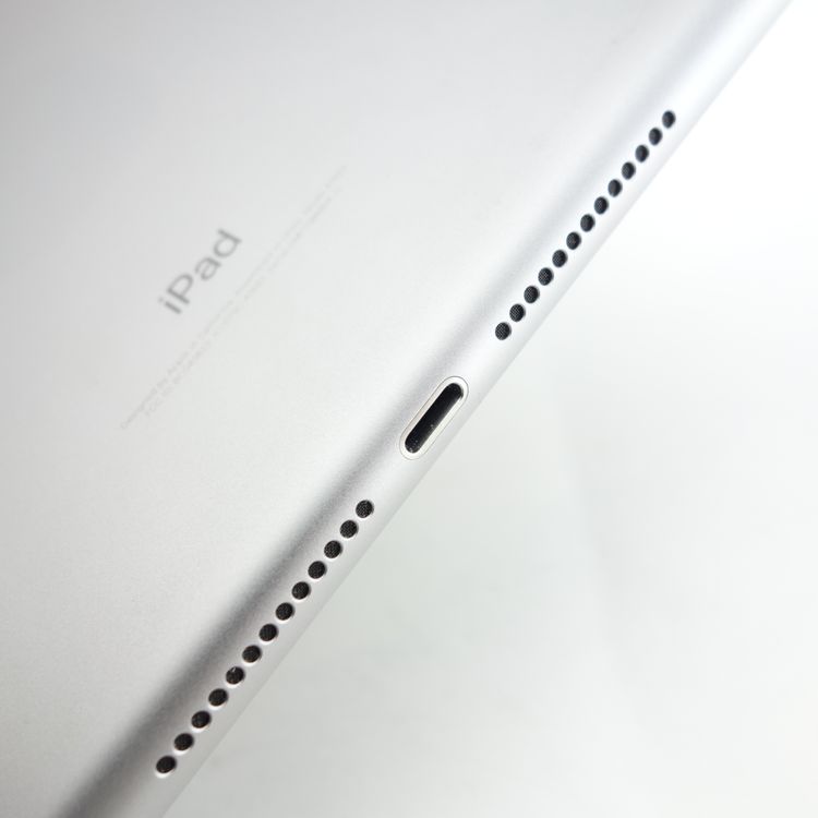 ��9.7�������iPad ��5���� 32GB ���ڡ������쥤 ����91% SIM�ե꡼