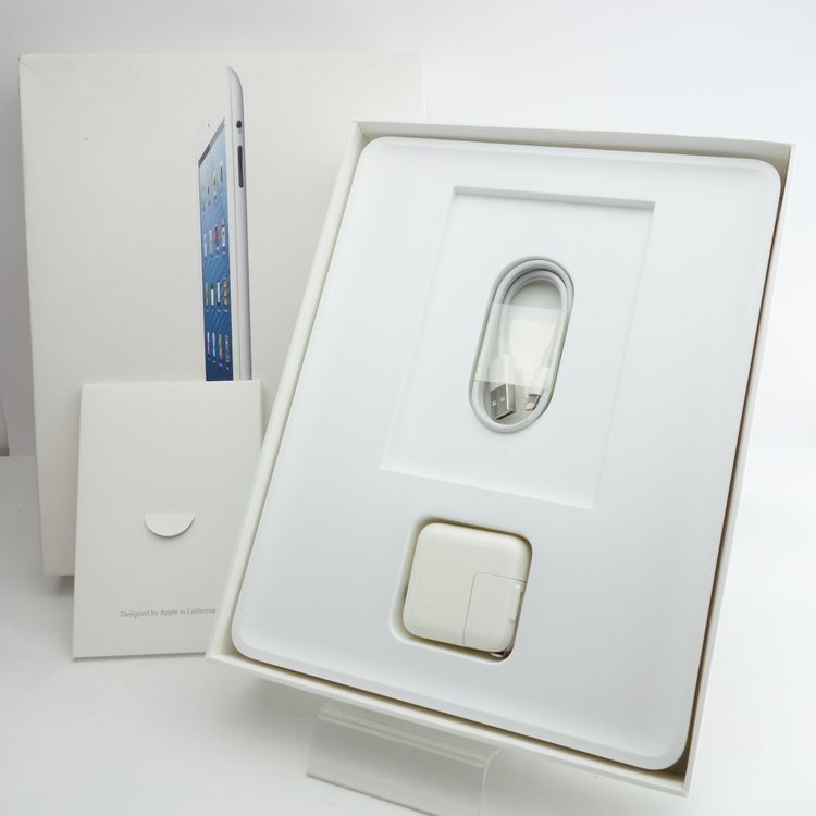 �ڥ���󥯡�iPad ��4���� 16GB �ۥ磻�� ����28�� Wi-Fi��ǥ� ��������