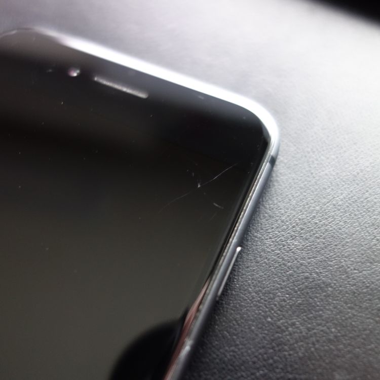 ��SIM�ե꡼��iPhone8 64GB ���ڡ������쥤 ����100�� �������¡�