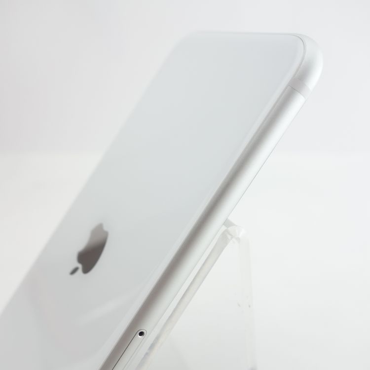 ��SIM�ե꡼��iPhoneSE2 128GB �ۥ磻�� ����100�� �������¡�