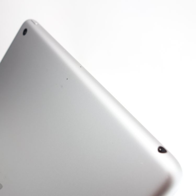 ��9.7�������iPad ��5���� 32GB ���ڡ������쥤 ����90�� Wi-Fi��ǥ�