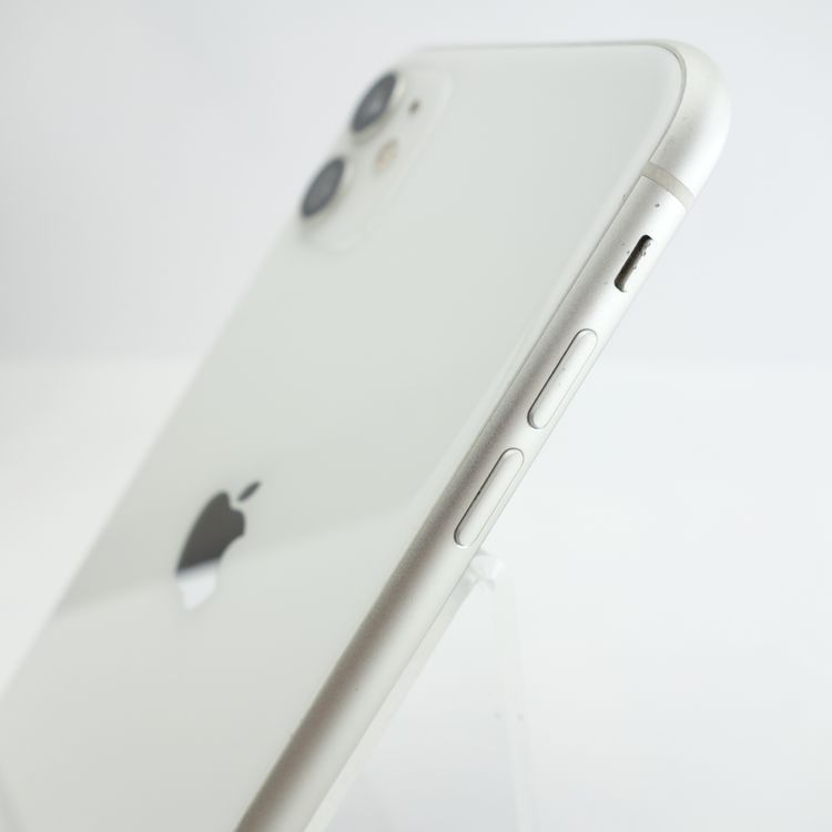 ��SIM�ե꡼��iPhone11 64GB �ۥ磻�� ����77�� �������¡�