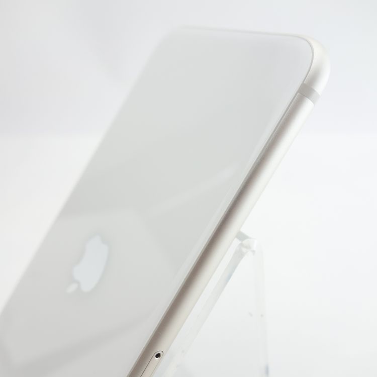 ��SIM�ե꡼��iPhoneSE3 64GB �������饤�� ����91�� �������¡�