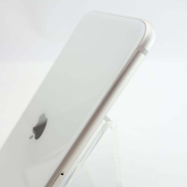 ��SIM�ե꡼��iPhoneSE3 64GB �������饤�� ����100�� �������¡�