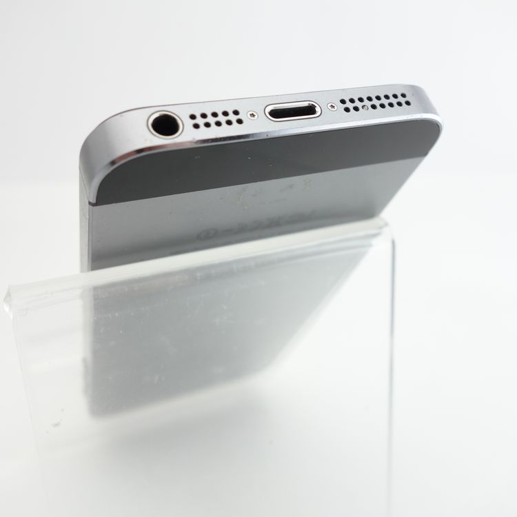 ��docomo��iPhone5S 16GB ���ڡ������쥤 ����100�� �������¡�