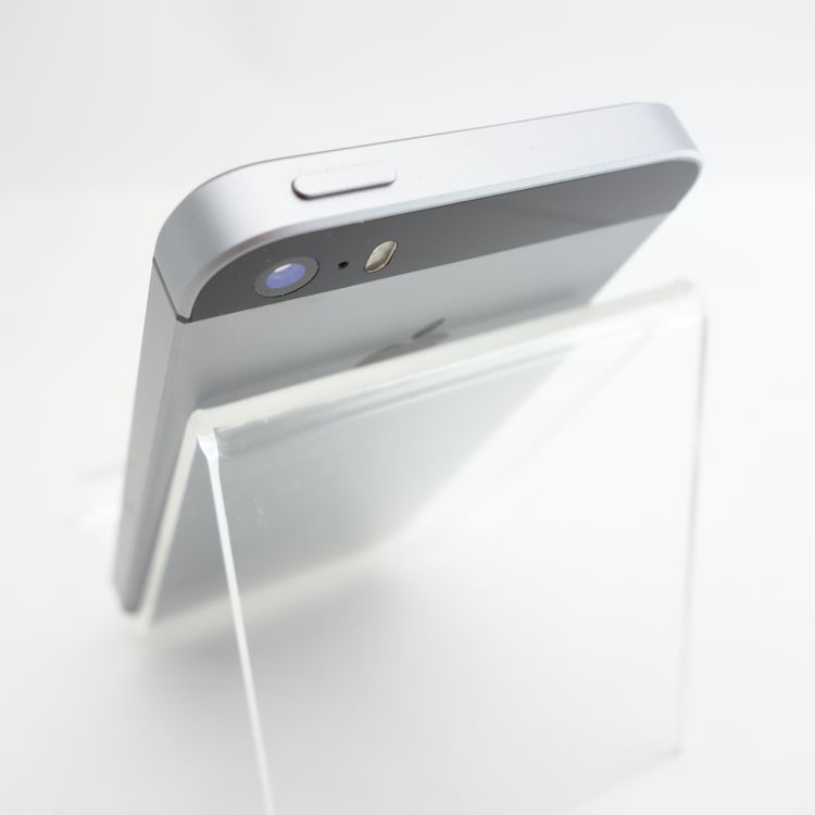 ��SIM�ե꡼��iPhoneSE 32GB ���ڡ������쥤 ����94�� �������¡�