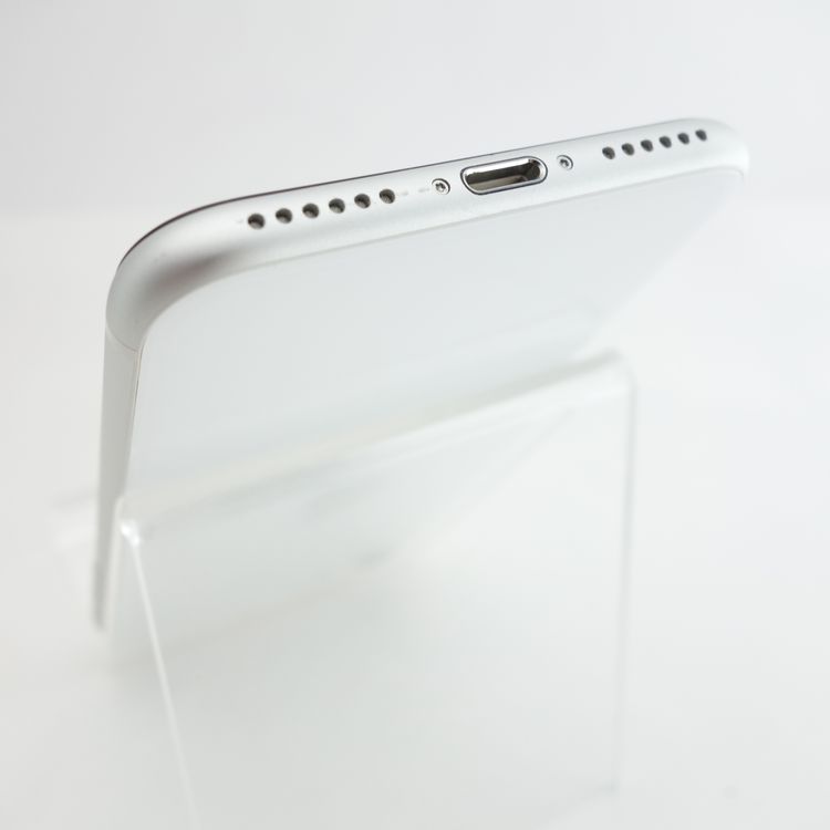 ��SIM�ե꡼��iPhoneSE2 64GB �ۥ磻�� ����100�� ����������