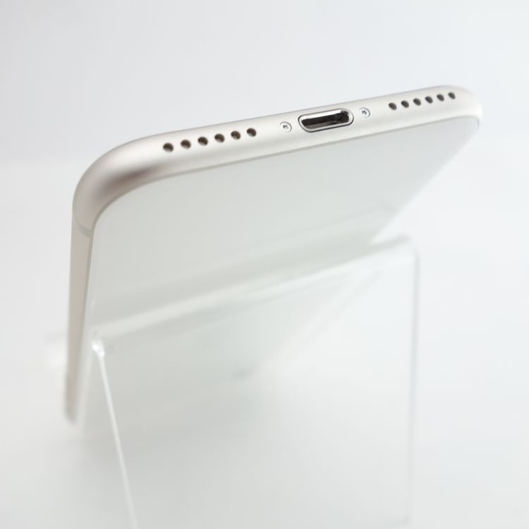 ��SIM�ե꡼��iPhoneSE3 64GB �������饤�� ����92�� �������¡�