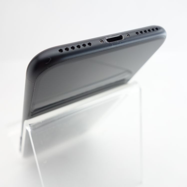��SIM�ե꡼��iPhoneSE2 64GB �֥�å� ����86�� �������¡�