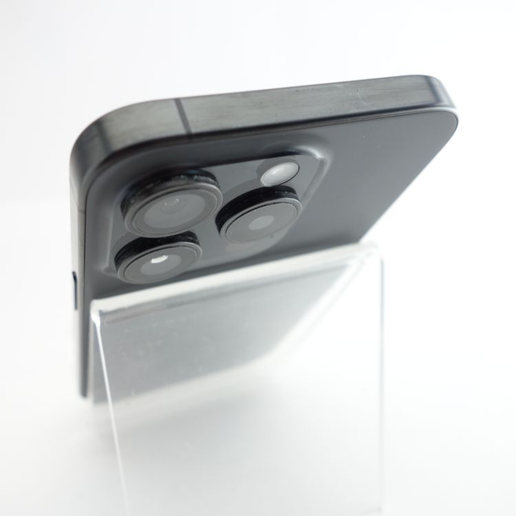 ��SIM�ե꡼��iPhone15 Pro 128GB �֥�å������˥��� ����88�� ���ȥ���