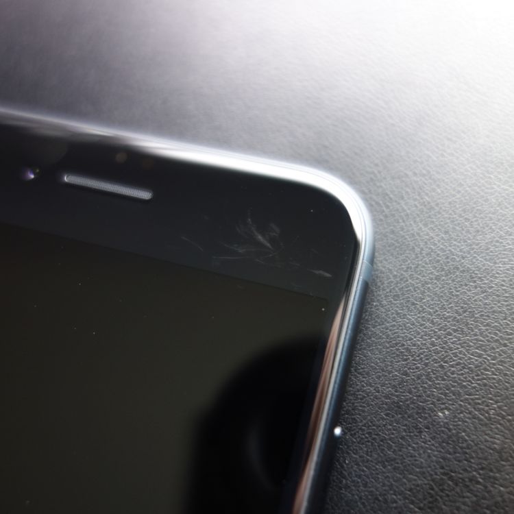 ��SIM�ե꡼��iPhoneSE3 64GB �ߥåɥʥ��� ����98�� �������¡�