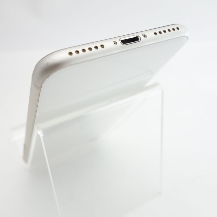 ��SIM�ե꡼��iPhoneSE3 64GB �������饤�� ����85�� �������¡�