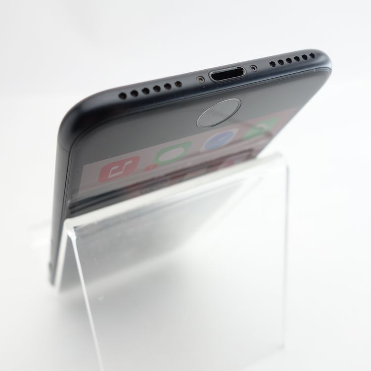 ��SIM�ե꡼��iPhone7 32GB �֥�å� ����91�� �������¡�