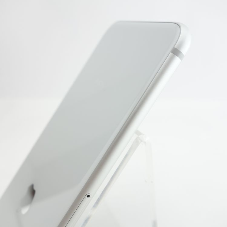 【SIMフリー】iPhone8 64GB シルバー 電池100% 利用制限〇