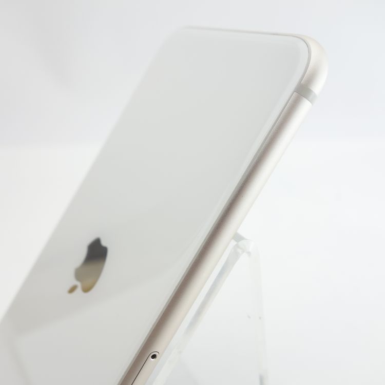 ��SIM�ե꡼��iPhoneSE3 64GB �������饤�� ����100�� �������¡�