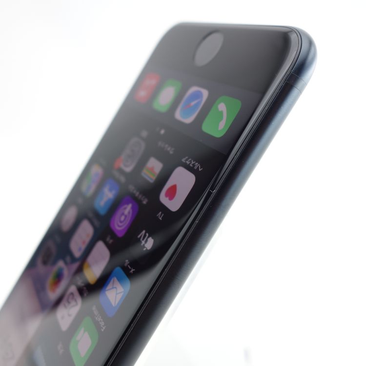��SIM�ե꡼��iPhoneSE3 64GB �ߥåɥʥ��� ����99�� �������¡�