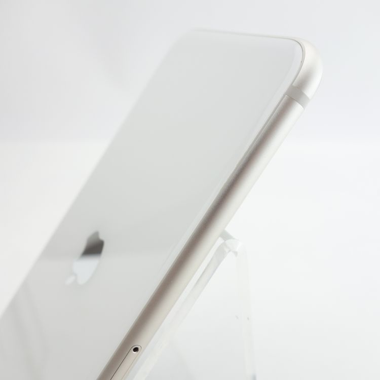 ��SIM�ե꡼��iPhoneSE3 64GB �������饤�� ����100�� �������¡�