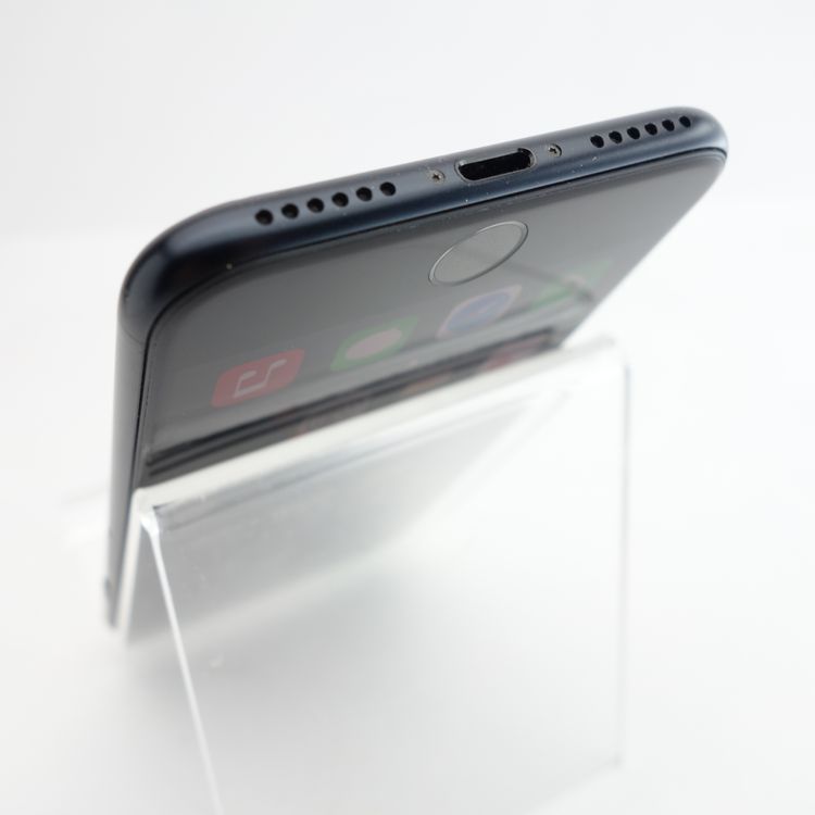 ��SIM�ե꡼��iPhoneSE3 64GB �ߥåɥʥ��� ����97�� �������¡�