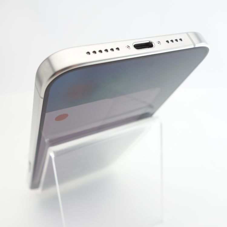 ��SIM�ե꡼��iPhone15 Pro Max 512GB �ۥ磻�ȥ����˥��� ����88��