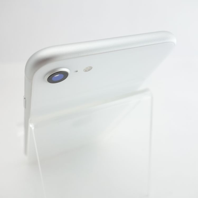 ��SIM�ե꡼��iPhoneSE2 64GB �ۥ磻�� ����93�� �������¡�