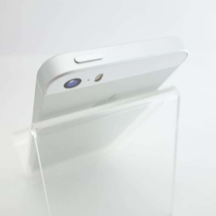 ��SIM�ե꡼��iPhoneSE 128GB ����С� ����100�� �������¡�