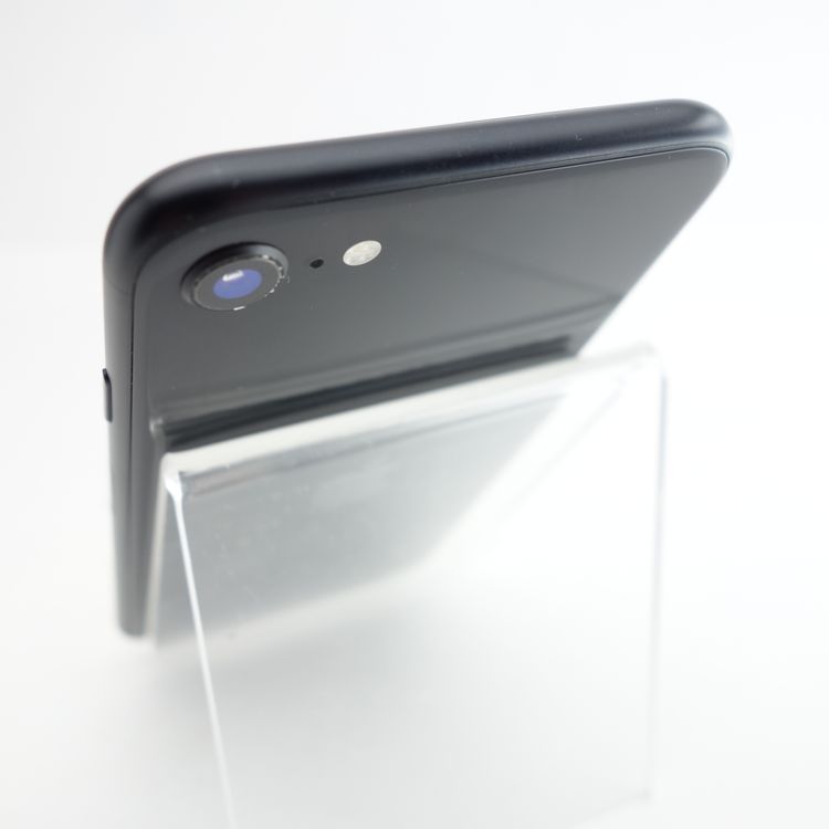 ��SIM�ե꡼��iPhoneSE2 64GB �֥�å� ����84�� �������¡�