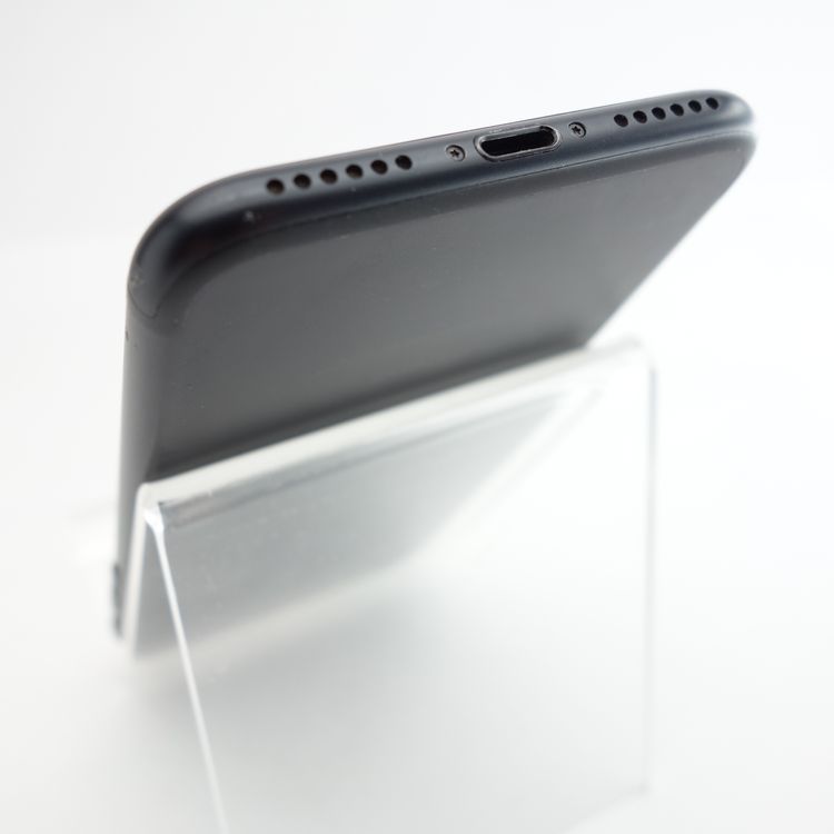 ��SIM�ե꡼��iPhone7 32GB �֥�å� ����100�� �������¡�