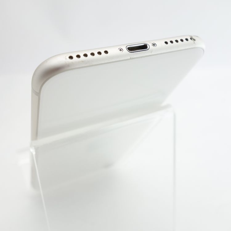 ��SIM�ե꡼��iPhoneSE3 64GB �������饤�� ����84�� �������¡�