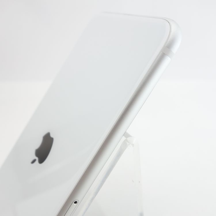 ��SIM�ե꡼��iPhoneSE2 64GB �ۥ磻�� ����92�� �������¡�