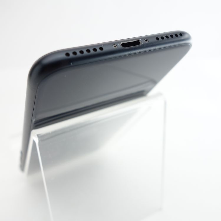 ��SIM�ե꡼��iPhoneSE3 64GB �ߥåɥʥ��� ����84�� ���������ݾ�