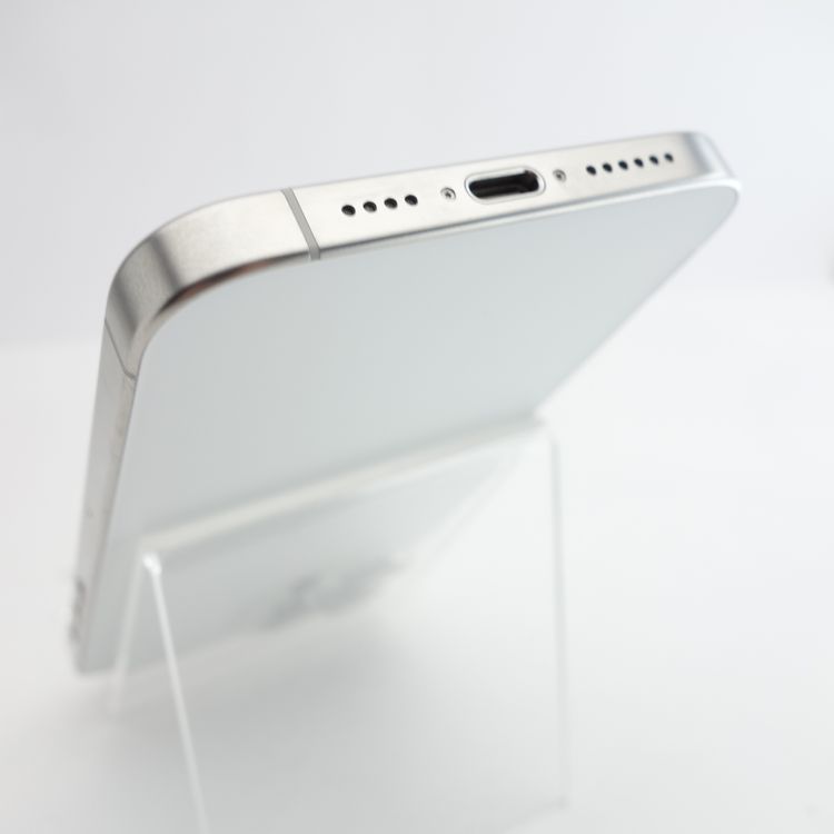��SIM�ե꡼��iPhone15 Pro Max 256GB �ۥ磻�ȥ����˥��� ����86��