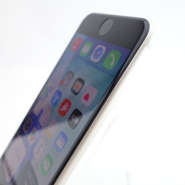 ��SIM�ե꡼��iPhoneSE3 64GB �������饤�� ����90�� �������¡�