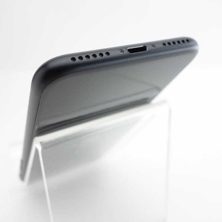 ��SIM�ե꡼��iPhoneSE2 64GB �֥�å� ����92�� �������¡�