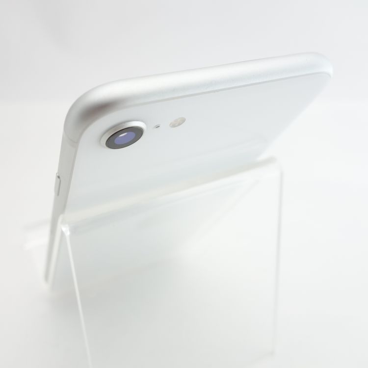 ��SIM�ե꡼��iPhoneSE2 64GB �ۥ磻�� ����92�� �������¡�
