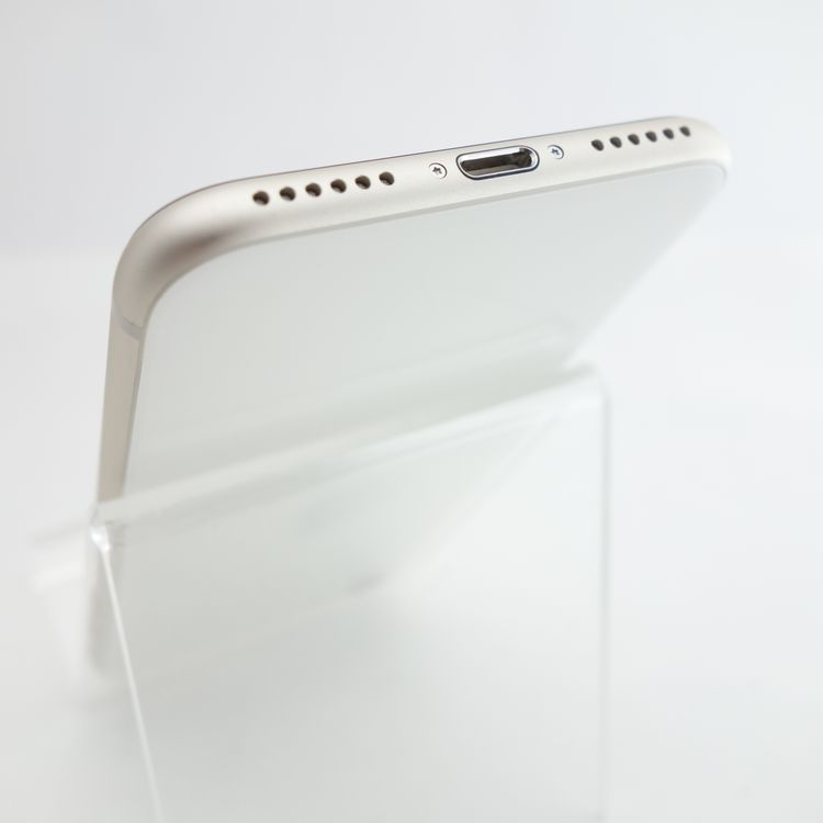 ��SIM�ե꡼��iPhoneSE3 64GB �������饤�� ����100�� �������¡�