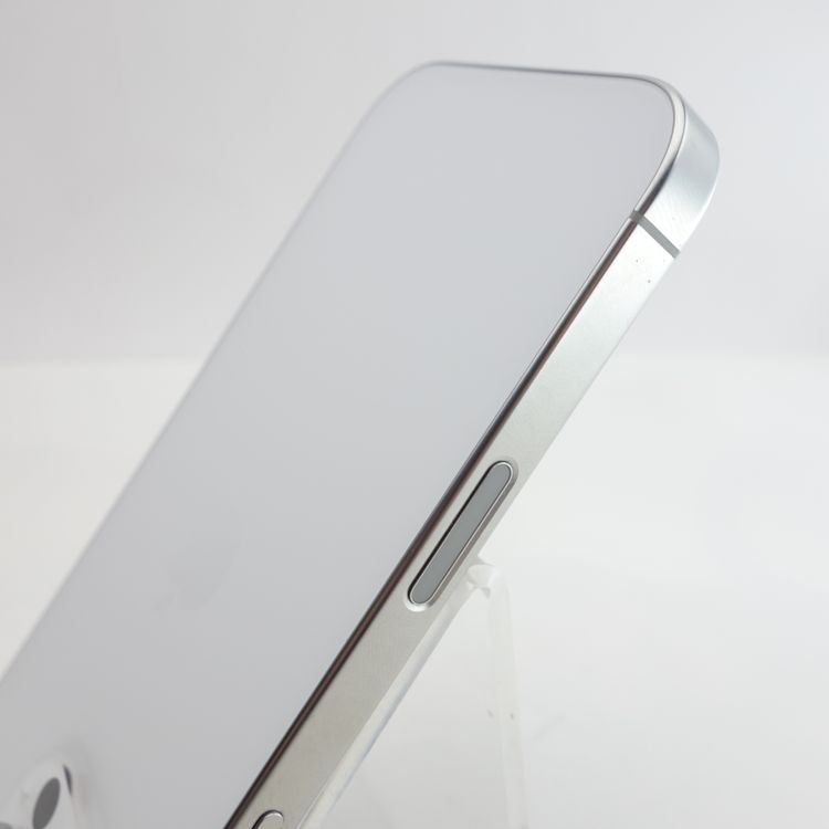 ��SIM�ե꡼��iPhone16 Pro 256GB �ۥ磻�ȥ����˥��� ����89��