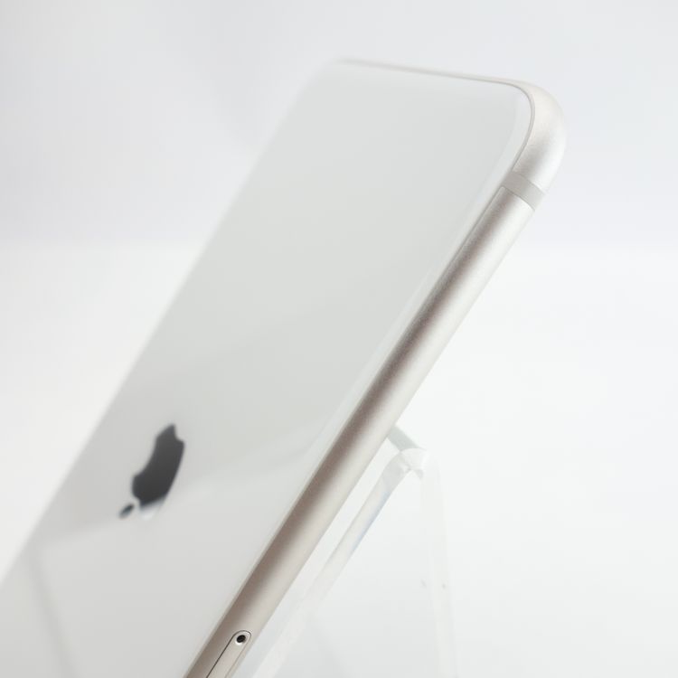 ��SIM�ե꡼��iPhoneSE3 64GB �������饤�� ����96�� �������¡�