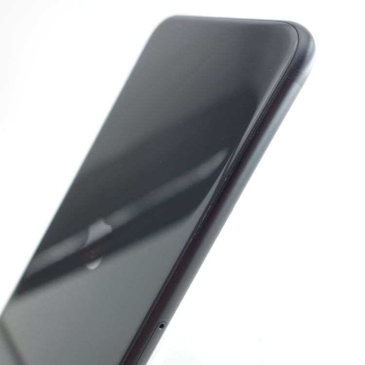 ��SIM�ե꡼��iPhoneSE2 64GB �֥�å� ����84�� �������¡�