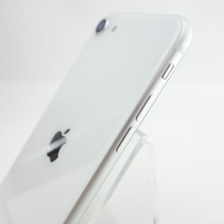 ��SIM�ե꡼��iPhoneSE2 64GB �ۥ磻�� ����90�� �������¡�