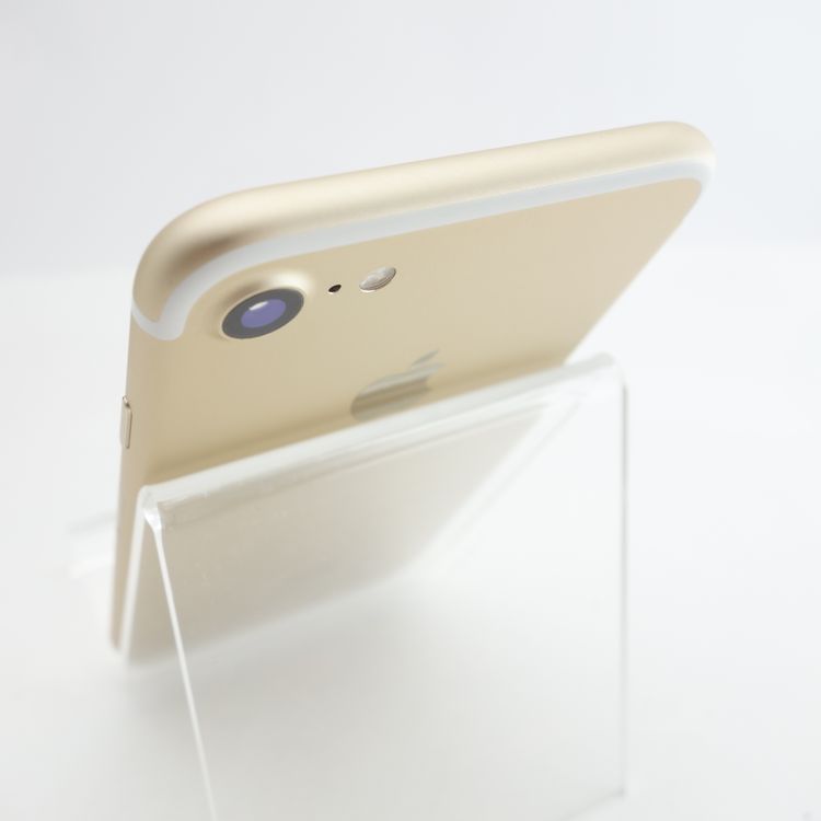 ��SIM�ե꡼��iPhone7 32GB ������� ����90�� �������¡�