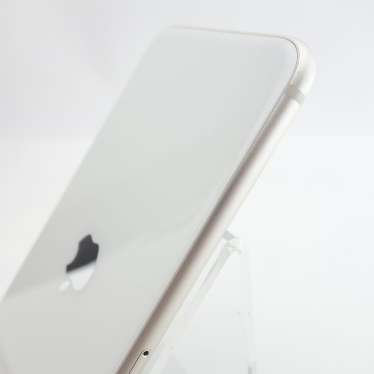 ��SIM�ե꡼��iPhoneSE3 64GB �������饤�� ����87�� �������¡�
