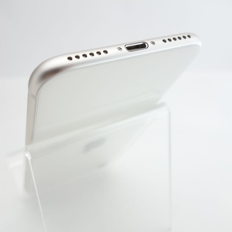 ��SIM�ե꡼��iPhoneSE3 128GB �������饤�� ����100�� �������¡�