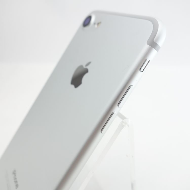 ��SIM�ե꡼��iPhone7 32GB ����С� ����96�� �������¡�
