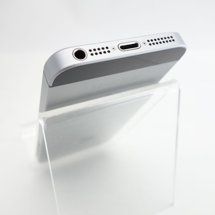 ��SIM�ե꡼��iPhoneSE 32GB ���ڡ������쥤 ����94�� �������¡�